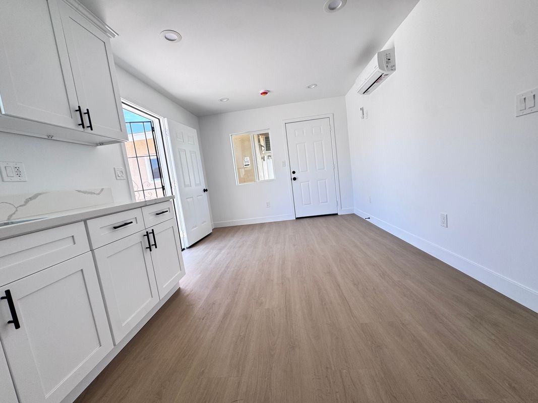 2218 Continental Ave - Photo 4 of 12