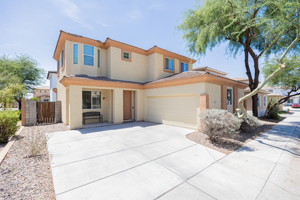 7422 S 27th Way