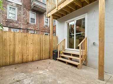 2404 N Hancock St - Photo 3 of 10