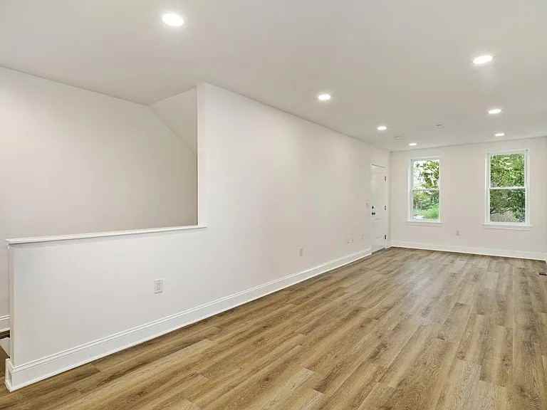 2404 N Hancock St - Photo 4 of 10
