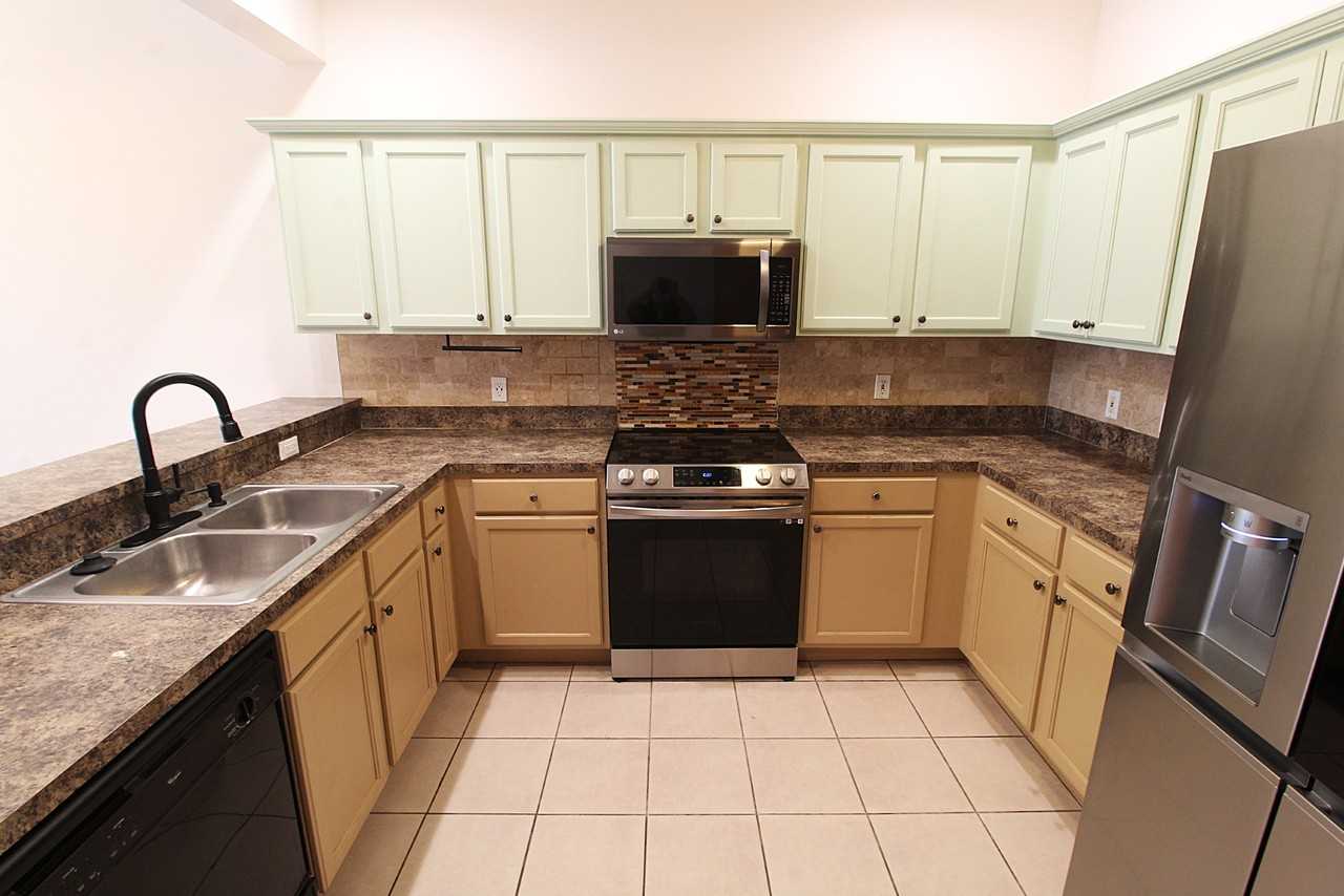 5635 Spanish Point Ct - Photo 3 of 25