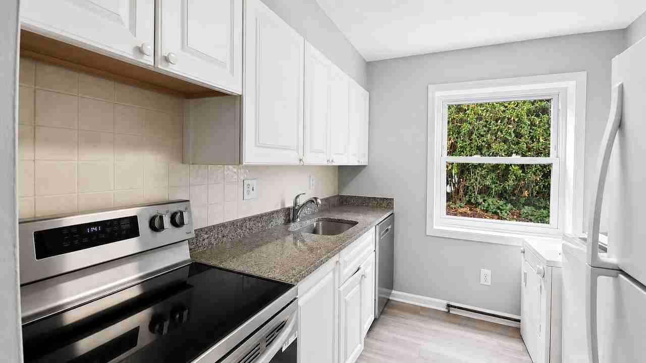 4260 Buckman Rd #43 - Photo 5 of 10
