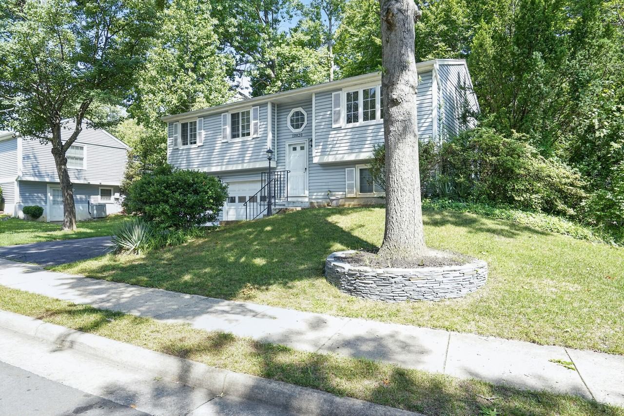 10820 Split Oak Ln - Photo 2 of 17