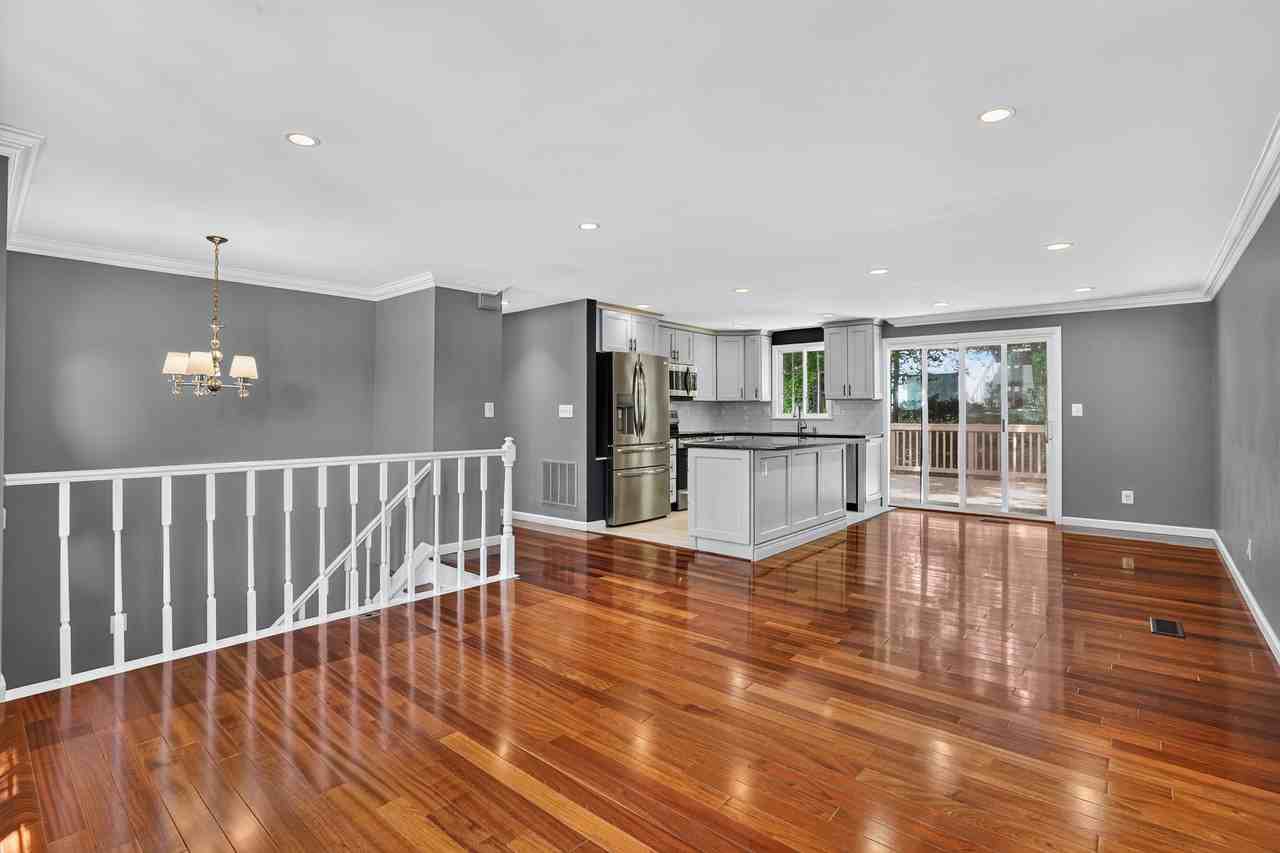 10820 Split Oak Ln - Photo 3 of 17