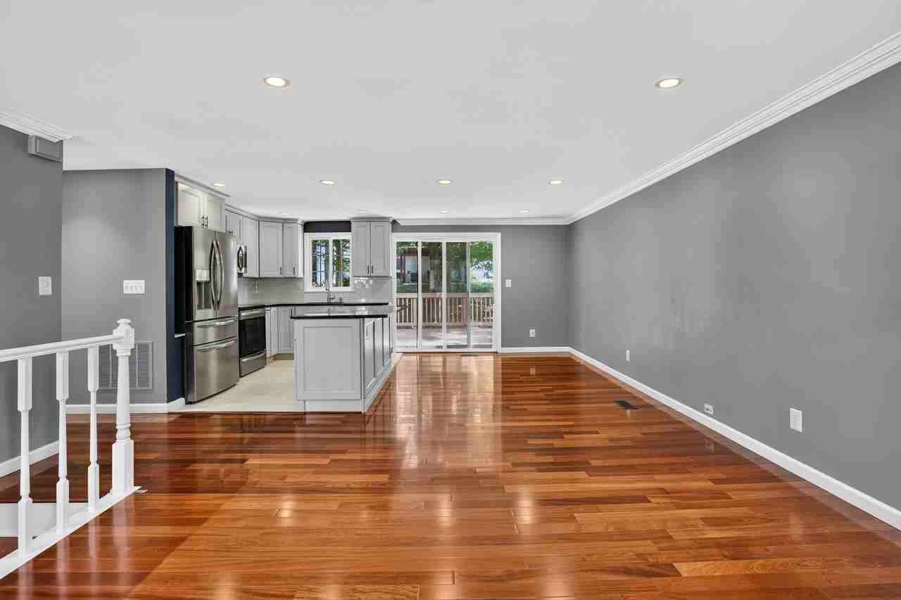 10820 Split Oak Ln - Photo 4 of 17