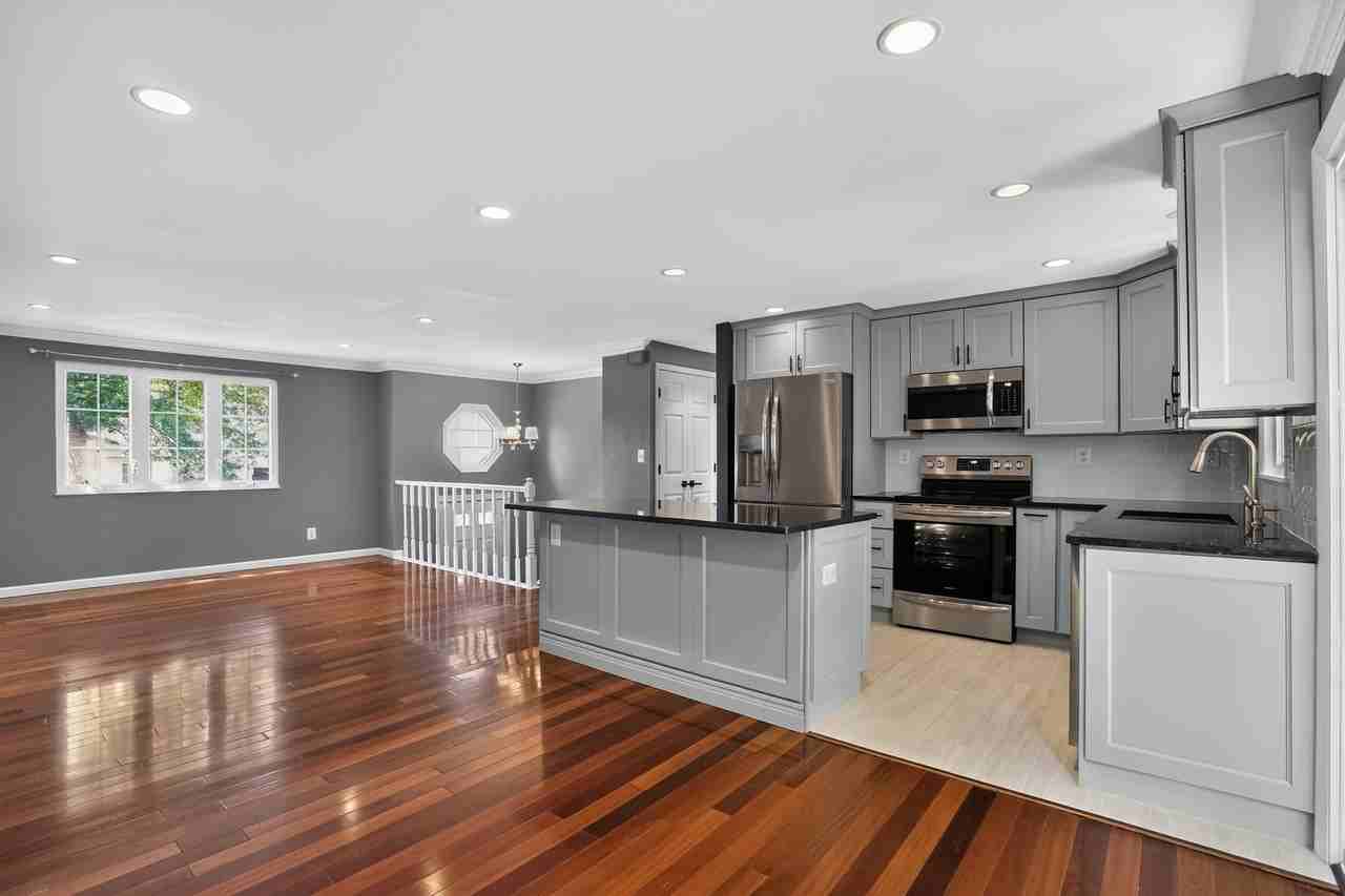 10820 Split Oak Ln - Photo 5 of 17