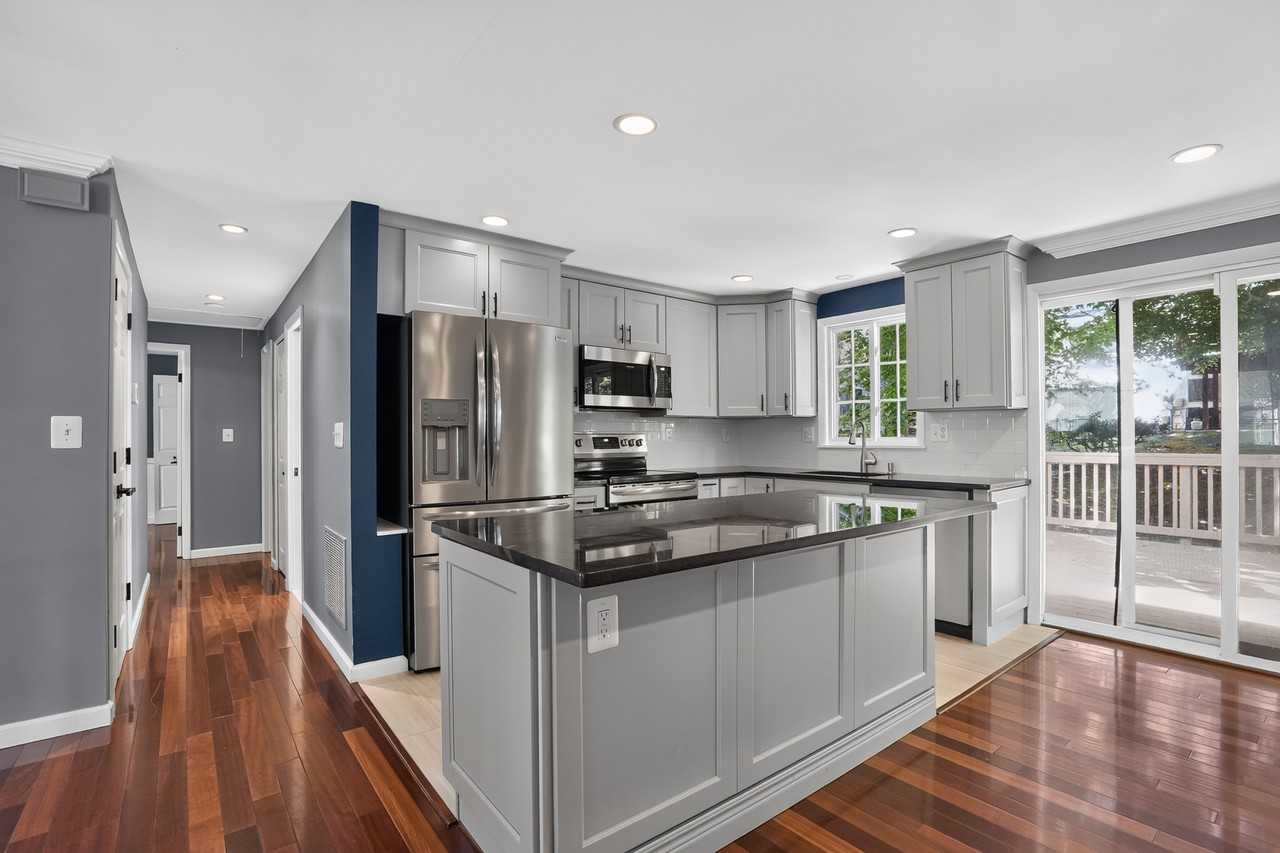 10820 Split Oak Ln - Photo 6 of 17