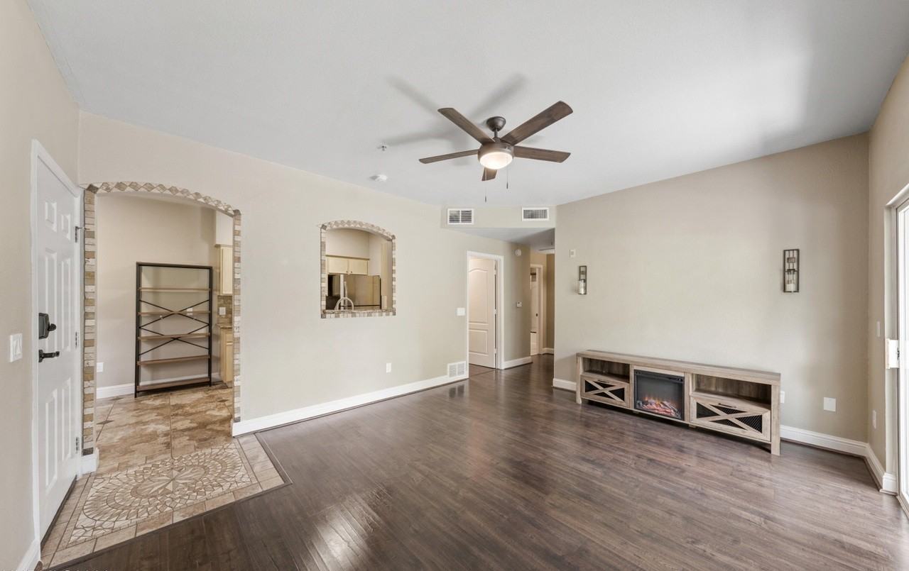 6850 Sharlands Ave - Photo 2 of 28