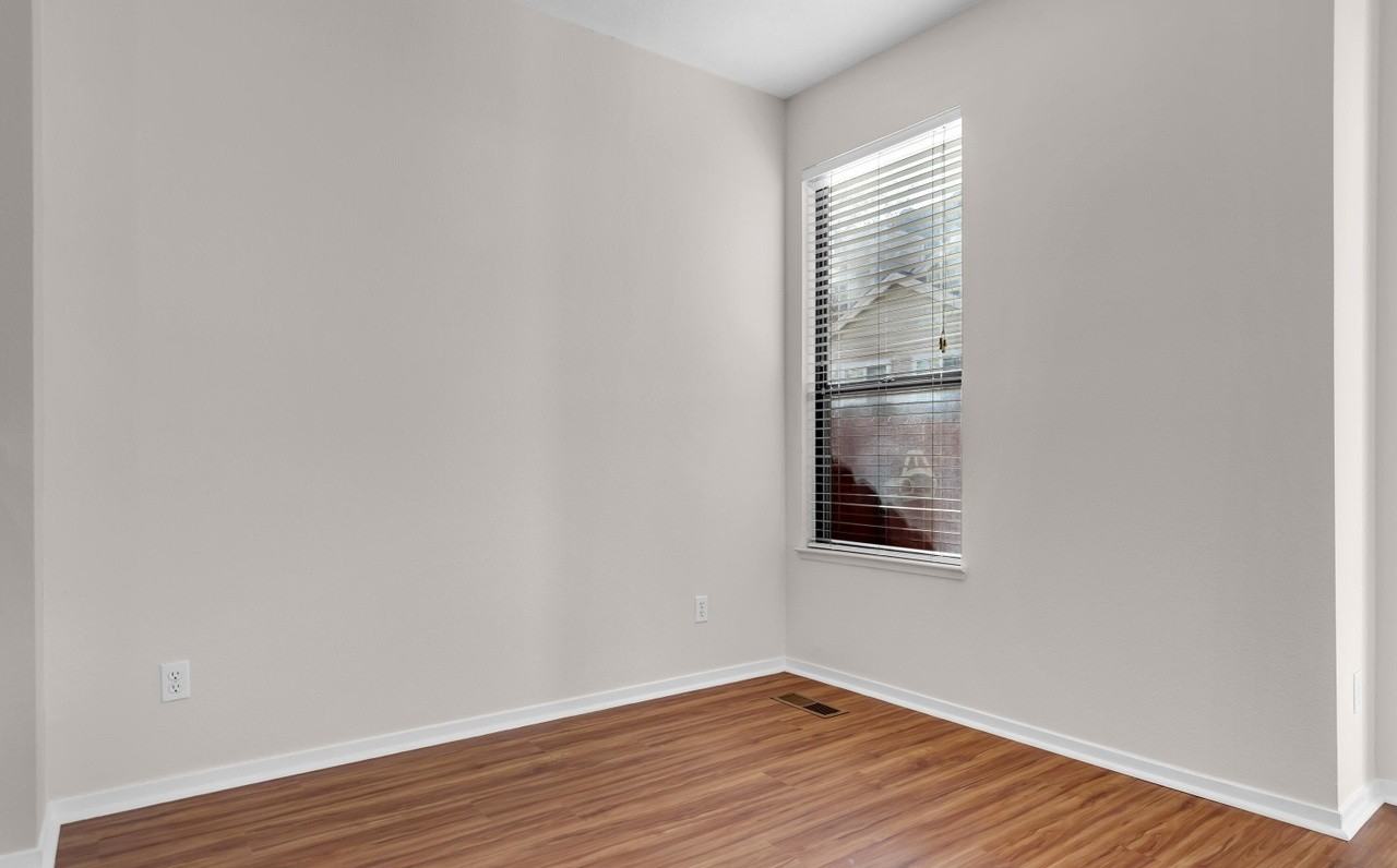 4301 Loreto Ln - Photo 7 of 31