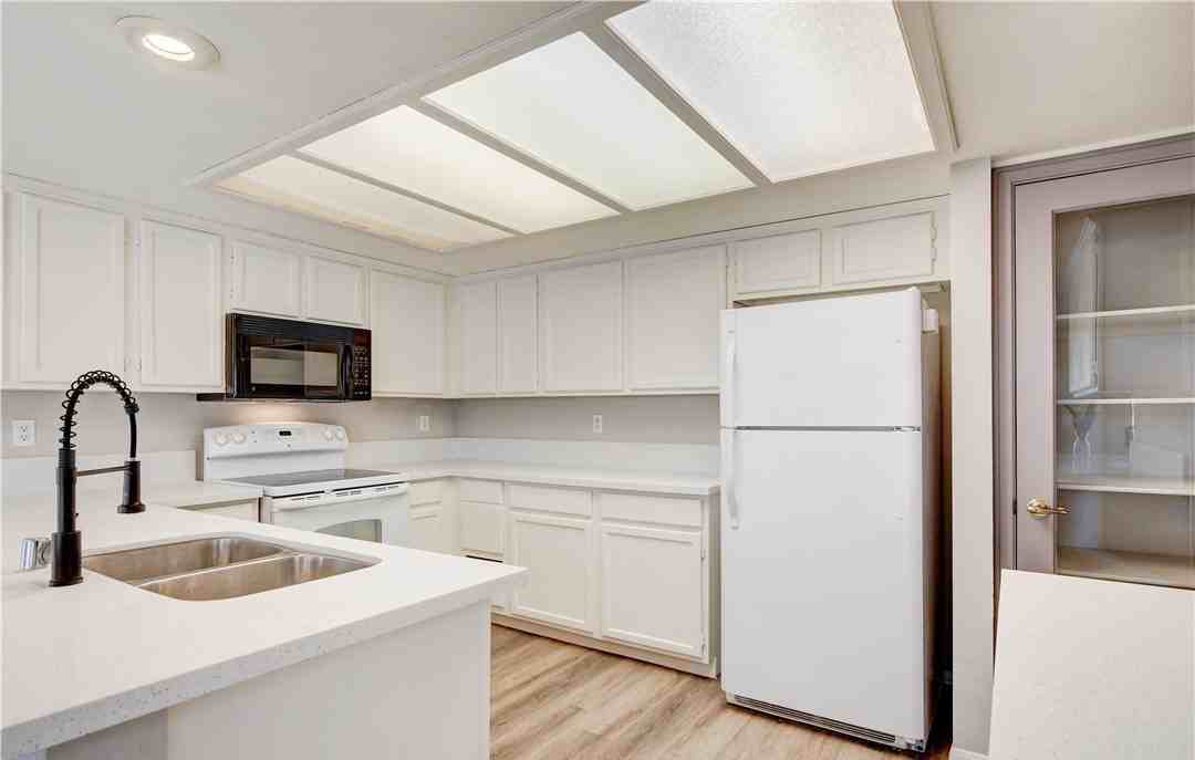 5481 Painted Mirage Rd - Photo 7 of 29