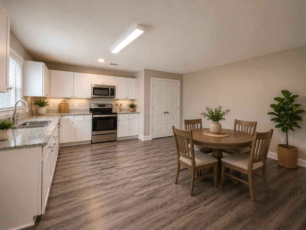 121 Holly Dr - Photo 3 of 10