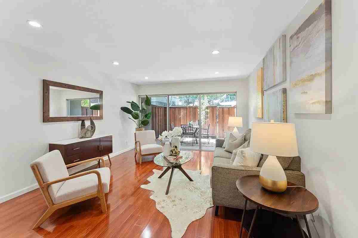 1101 Continentals Way #104 - Photo 4 of 12