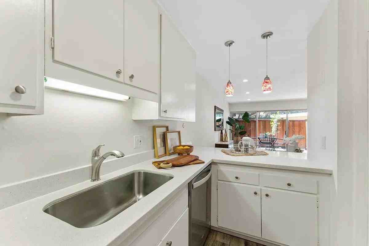 1101 Continentals Way #104 - Photo 7 of 12