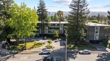 featured image of 1458 Hudson St #111