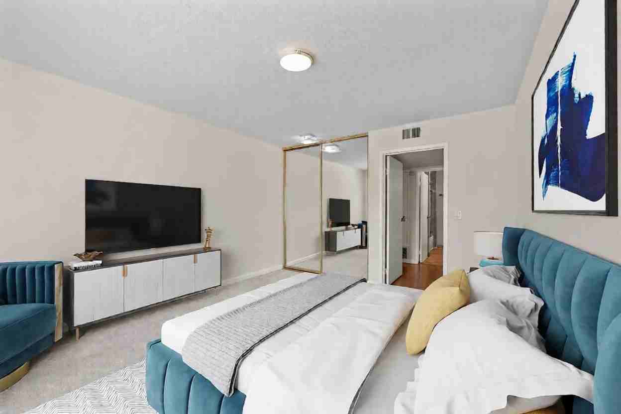 1458 Hudson St #111 - Photo 4 of 11