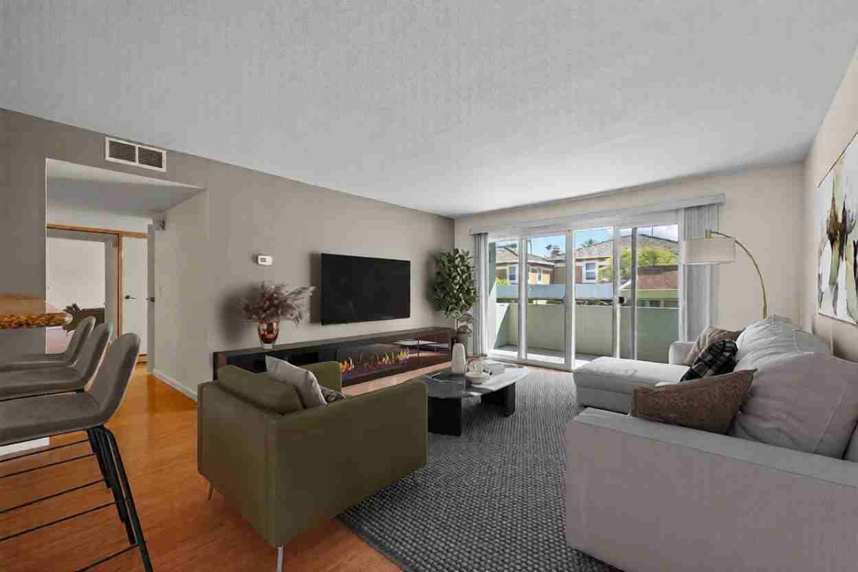 1458 Hudson St #111 - Photo 5 of 11