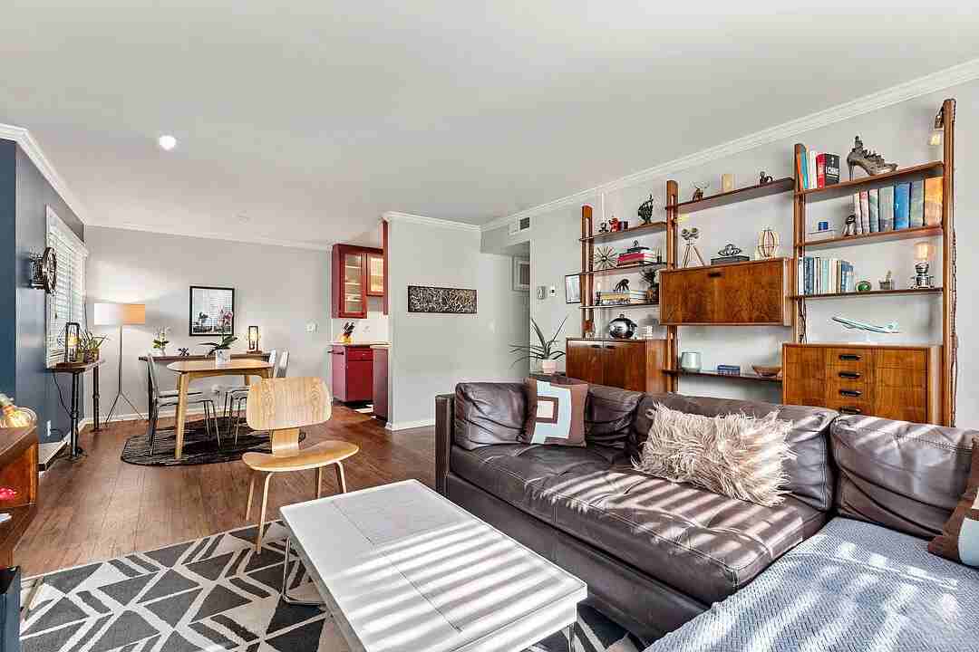 11813 Runnymede St #9 - Photo 2 of 13
