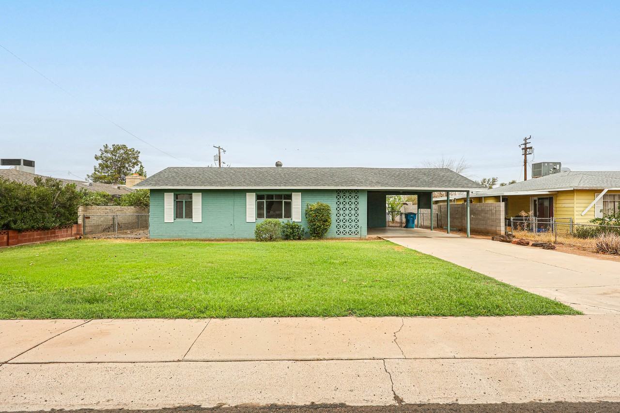 1723 W Indianola Ave - Photo 4 of 33