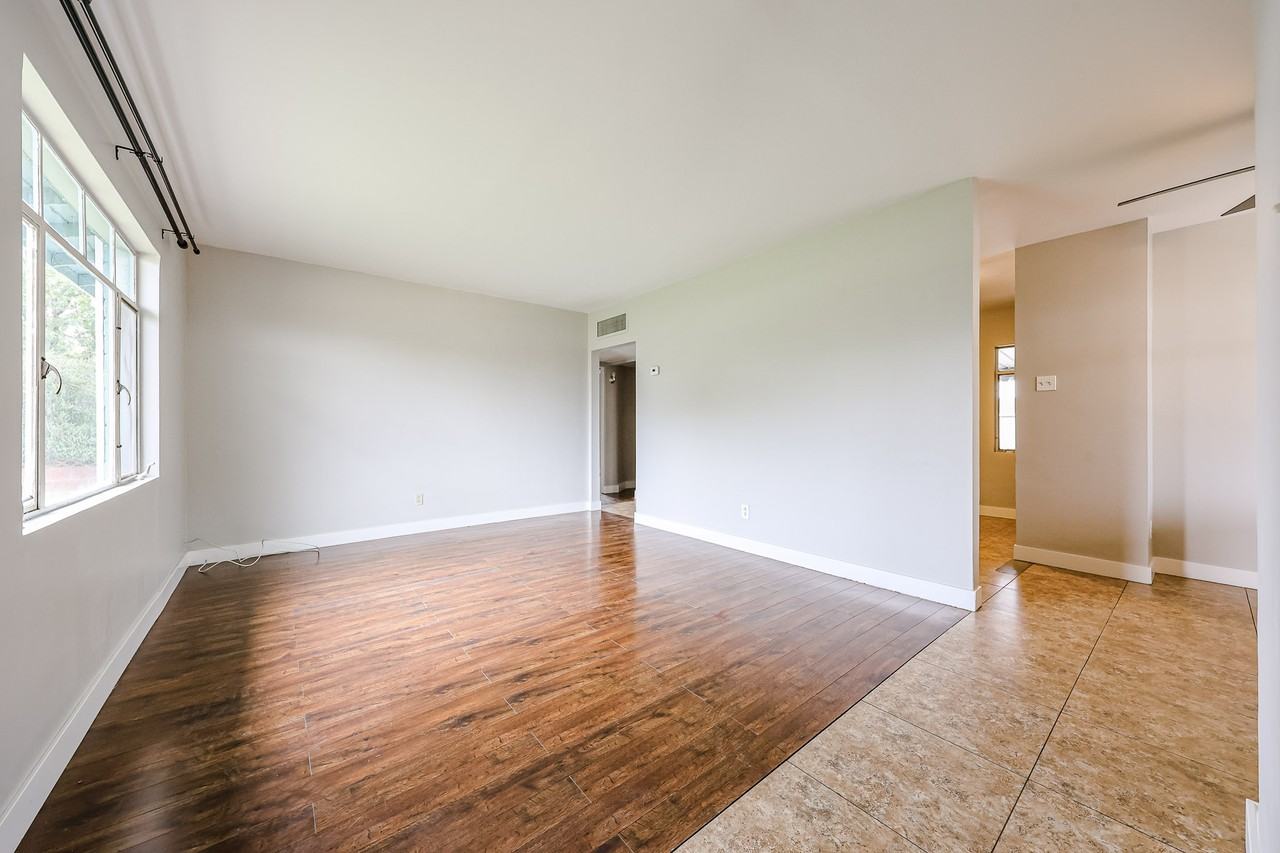 1723 W Indianola Ave - Photo 6 of 33