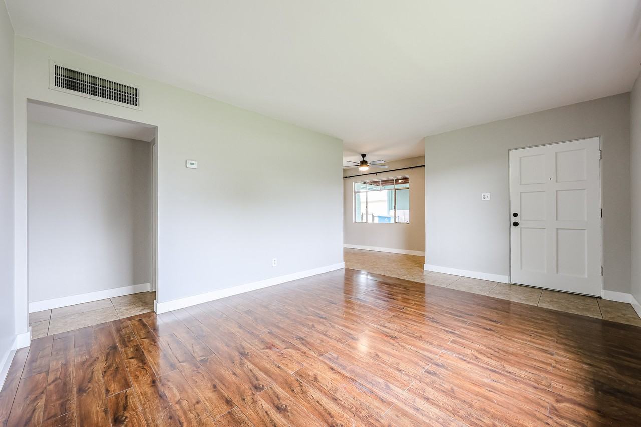 1723 W Indianola Ave - Photo 7 of 33