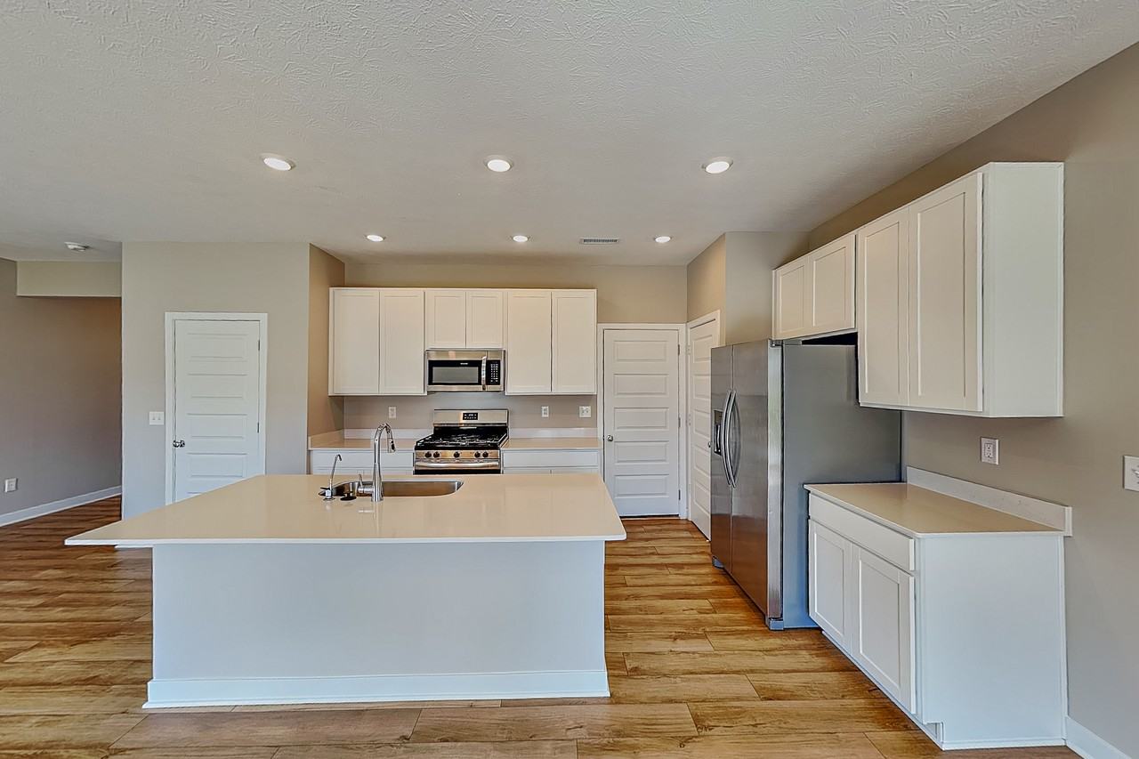 11509 Basalt Dr - Photo 3 of 18