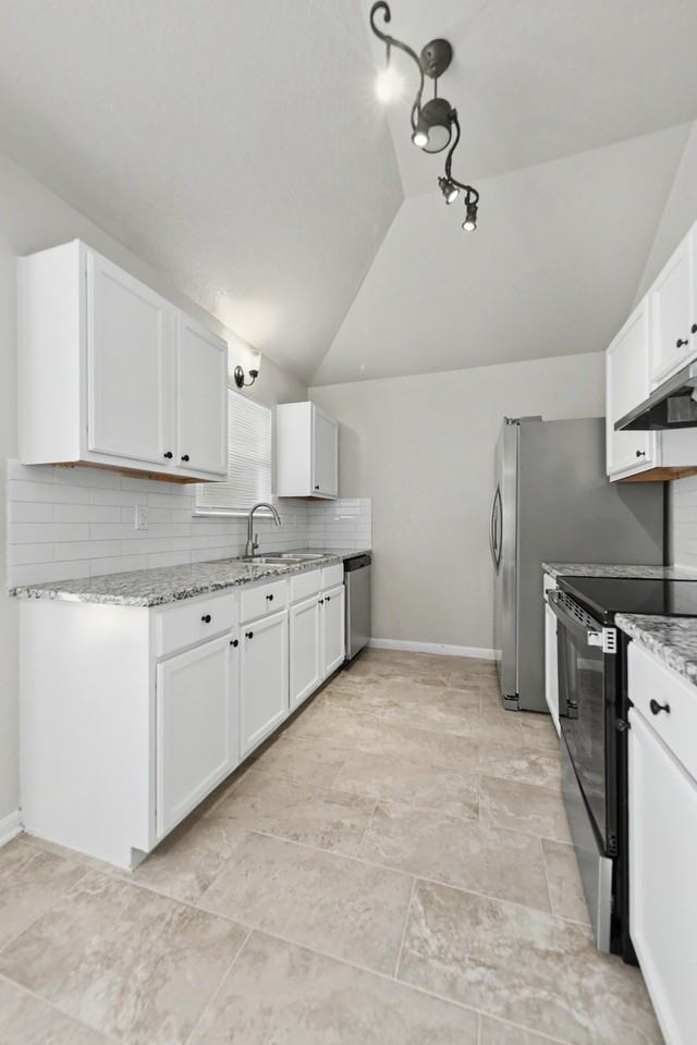 2502 Eastwood Dr - Photo 5 of 22