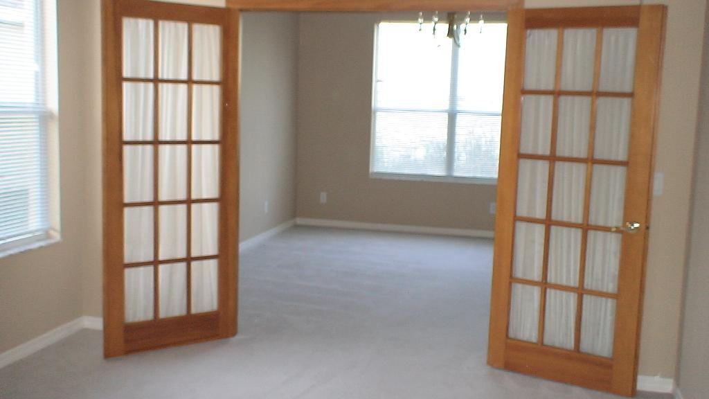 7215 Colonial Lake Dr - Photo 4 of 22