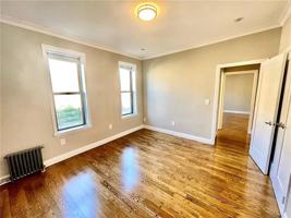 featured image of 918 E 14th St