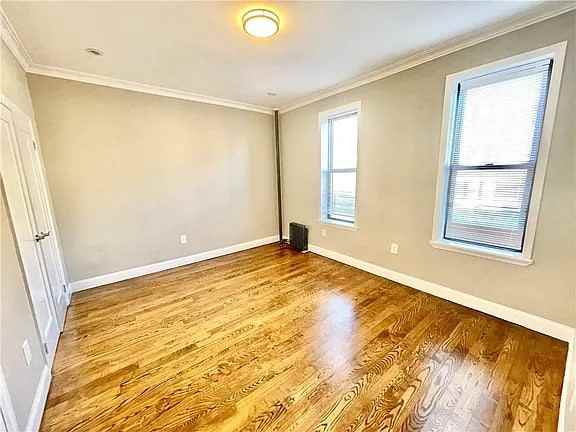 918 E 14th St #4I3I22 - Photo 2 of 5