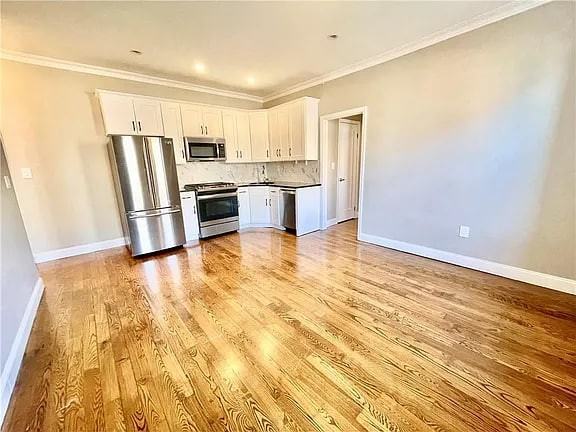 918 E 14th St #4I3I22 - Photo 3 of 5