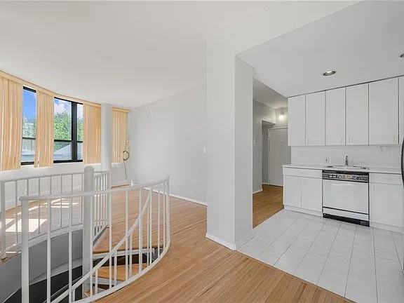 4050 Nostrand Ave - Photo 3 of 5