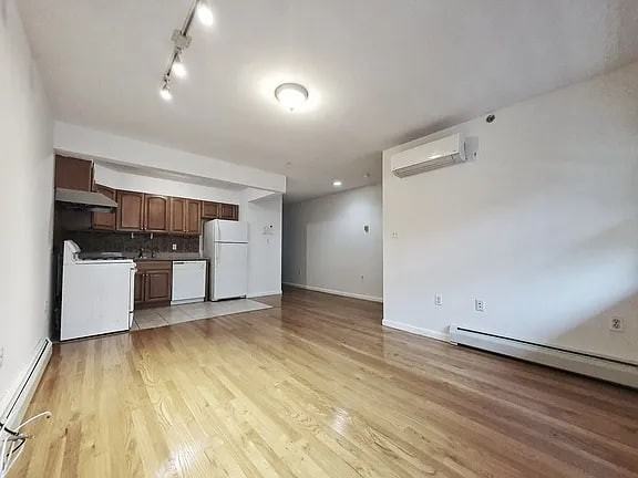 179 Jackson St - Photo 2 of 5