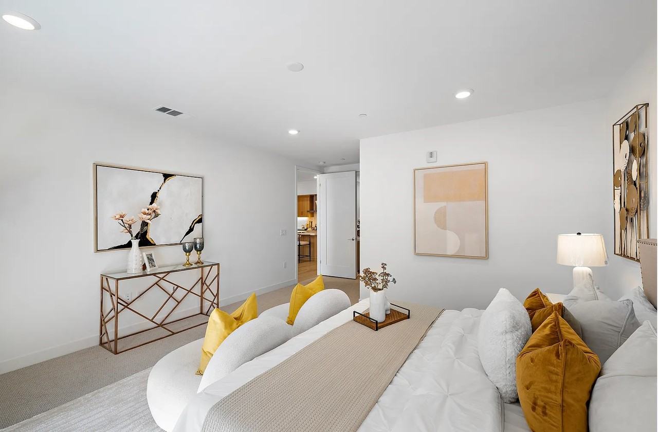 1302 Rivington #C1 - Photo 2 of 7