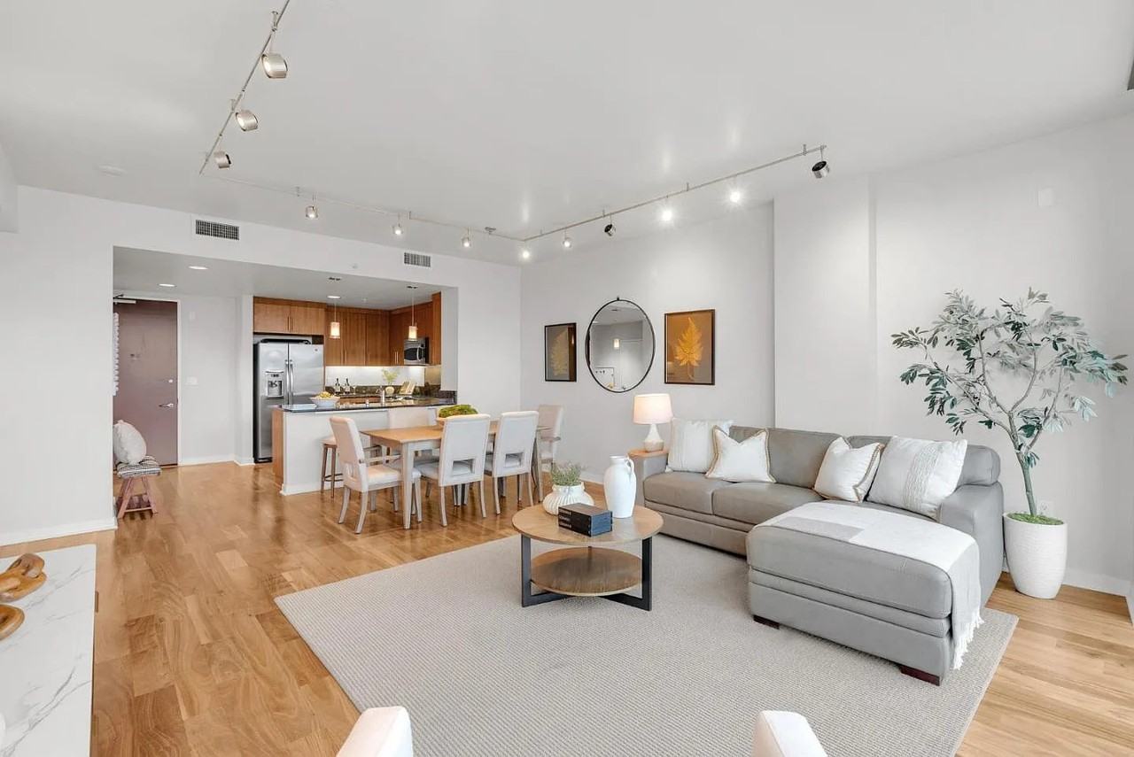 38 N Almaden Blvd - Photo 2 of 9