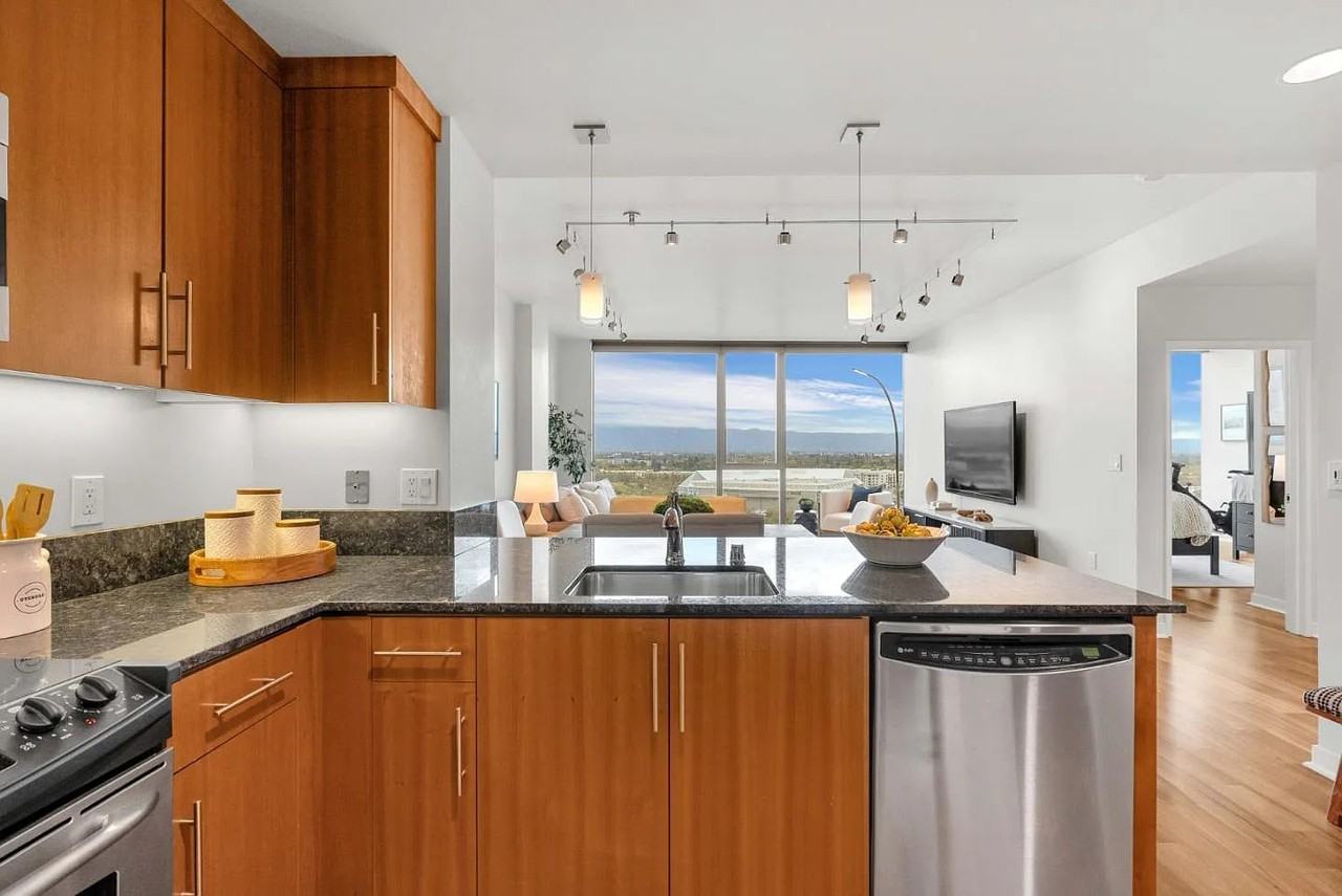 38 N Almaden Blvd - Photo 4 of 9