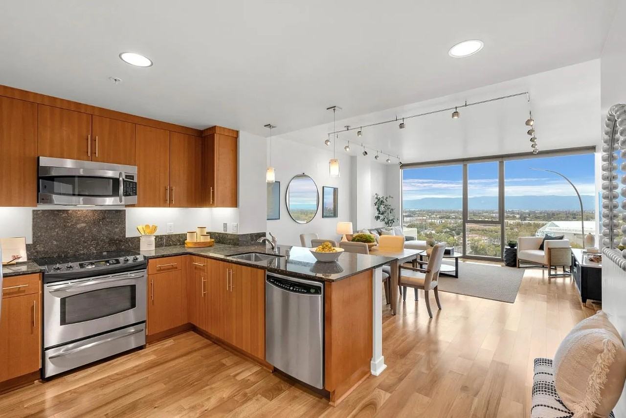 38 N Almaden Blvd - Photo 6 of 9
