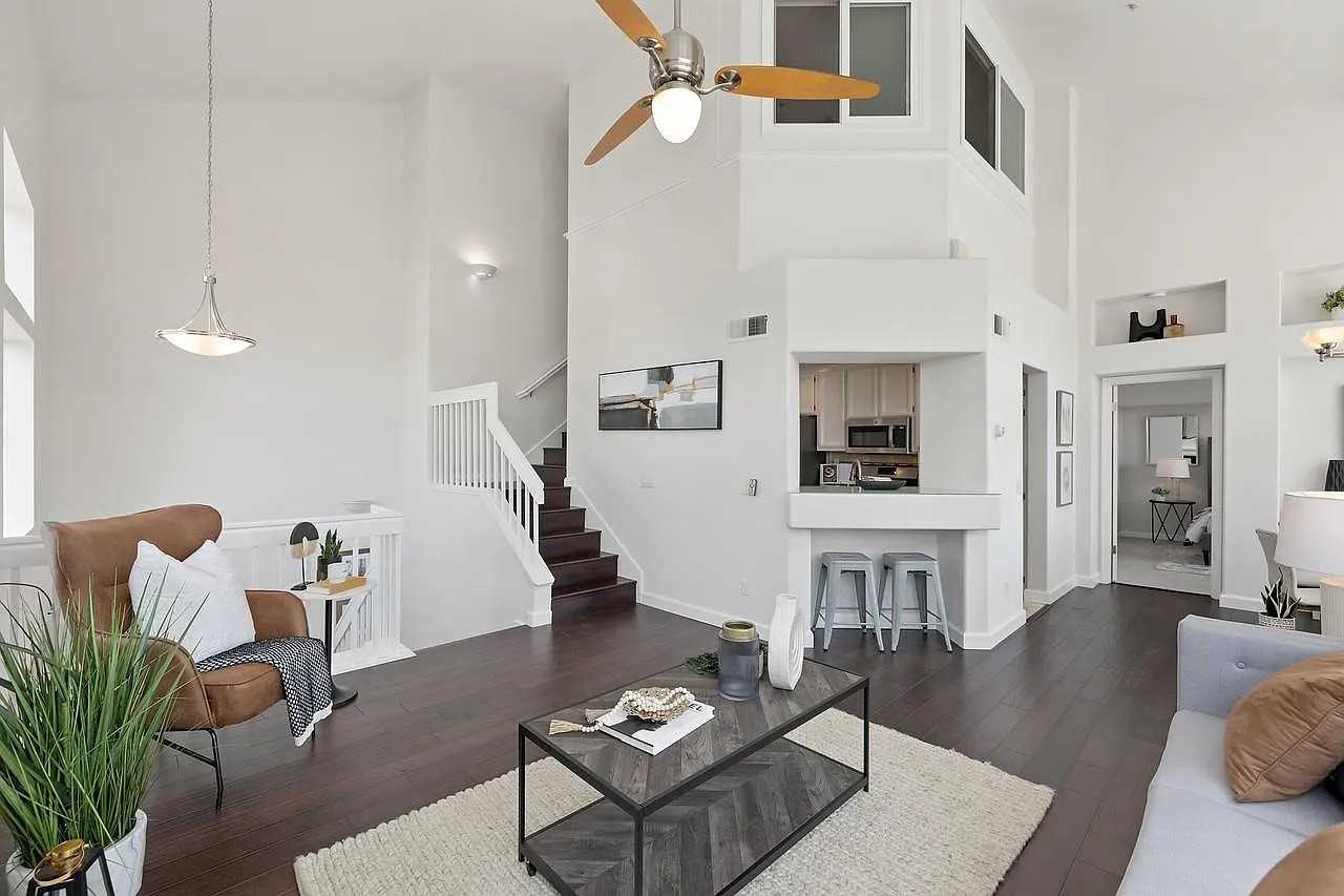 547 Shoal Cir #25 - Photo 3 of 8