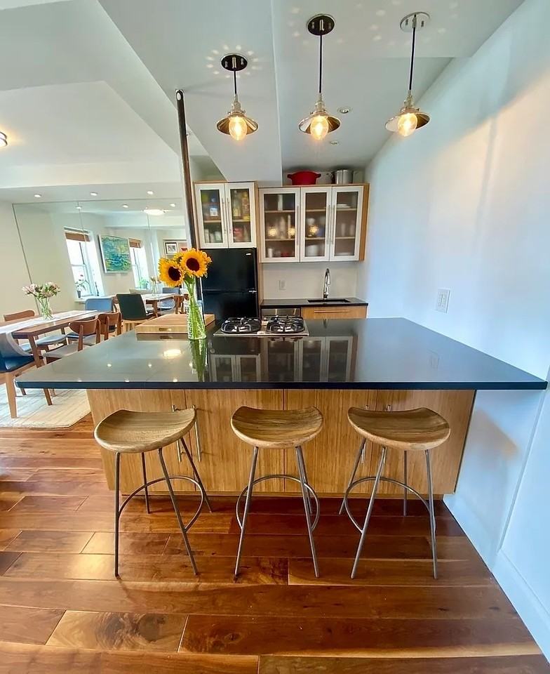 111 Hicks St - Photo 4 of 5