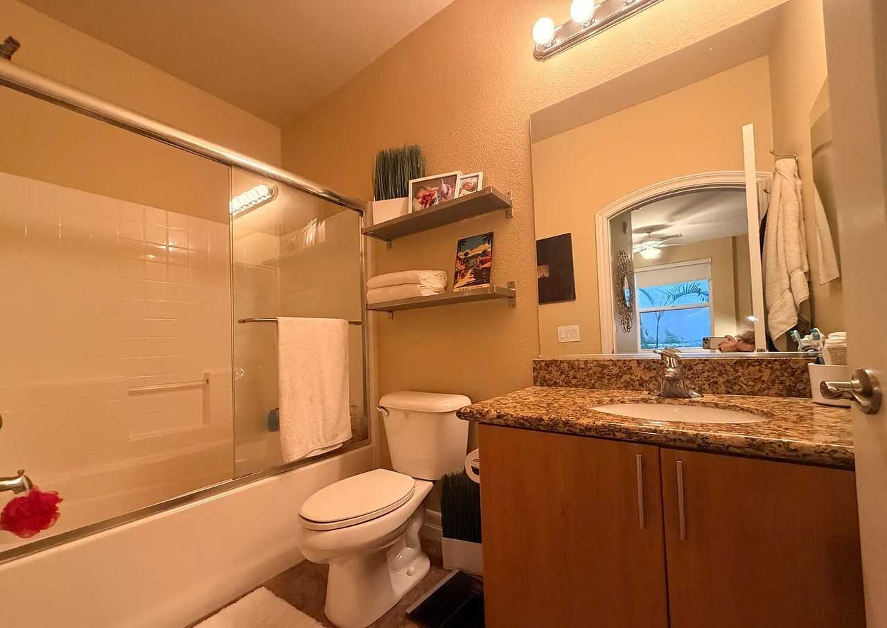 525 11th Ave - Photo 3 of 7