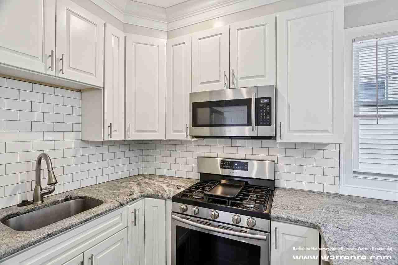 1048 Saratoga St #3 - Photo 4 of 20