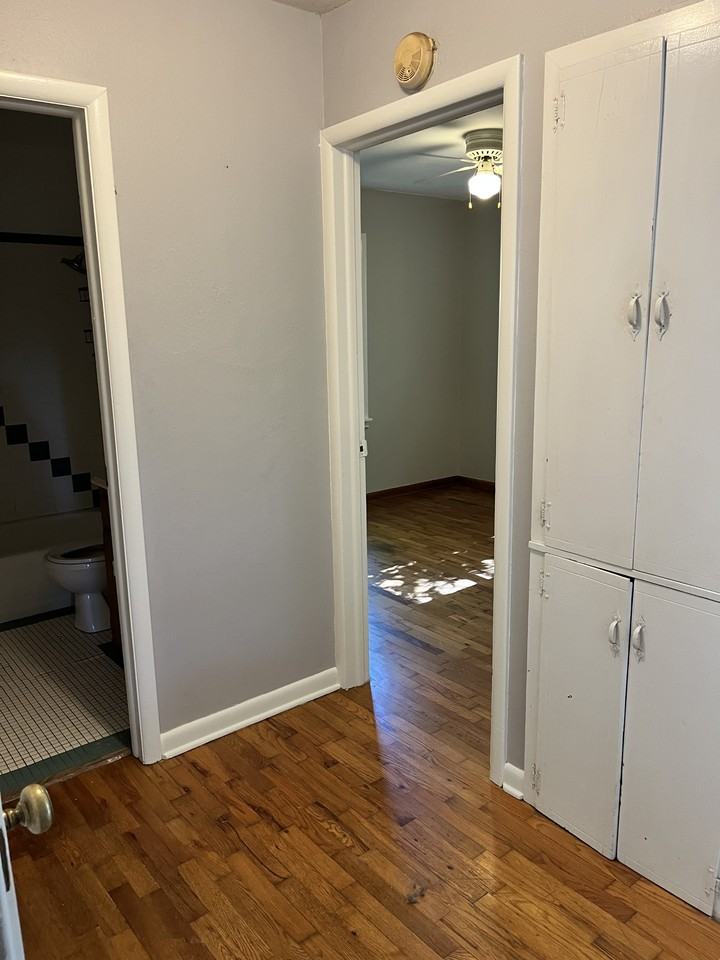 1649 N Vandeventer Ave #NA - Photo 7 of 13