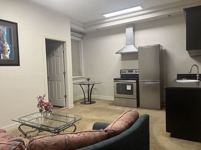2501 Carnarvon St - Photo 2 of 9