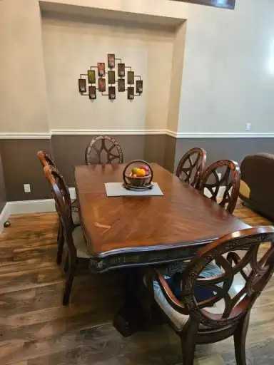 5836 138 St - Photo 2 of 16