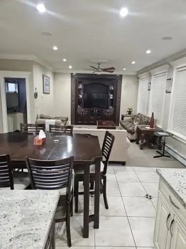 5836 138 St - Photo 5 of 16