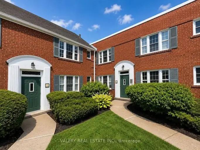 1365 Bayview Ave #L05 - Photo 2 of 8
