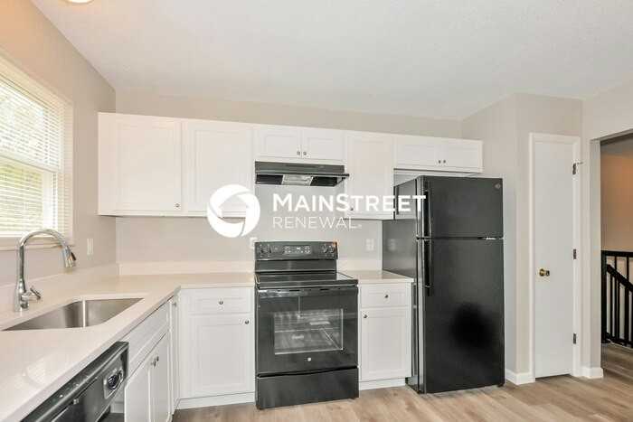 562 Green Forest Dr - Photo 4 of 17