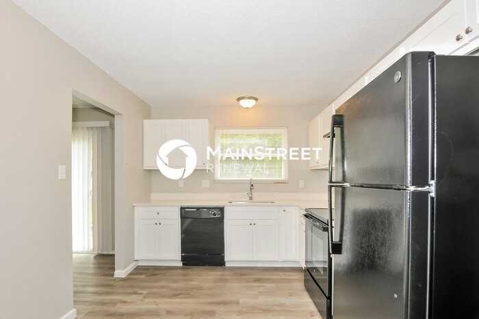 562 Green Forest Dr - Photo 5 of 17