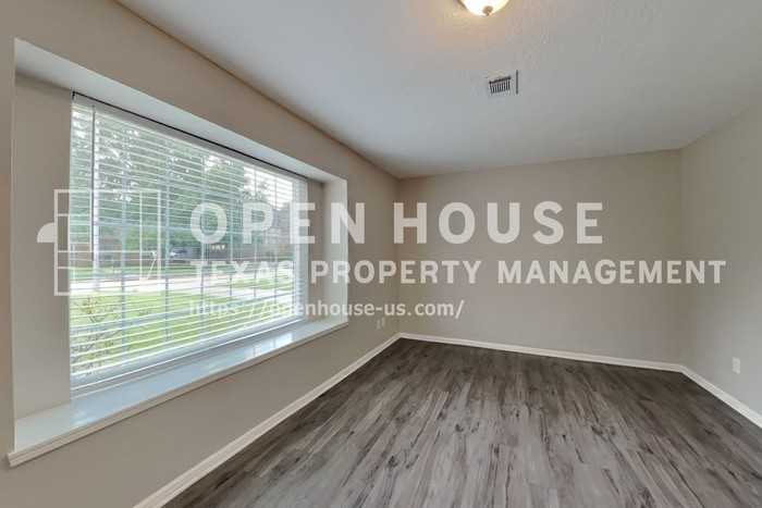 8110 Renmark Ln - Photo 5 of 26