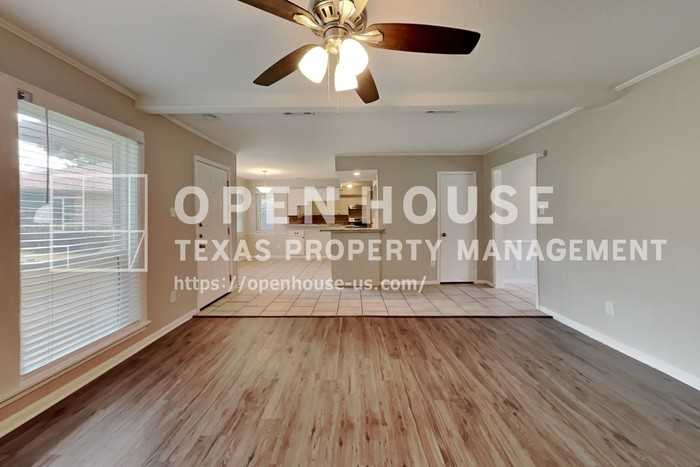 8110 Renmark Ln - Photo 7 of 26