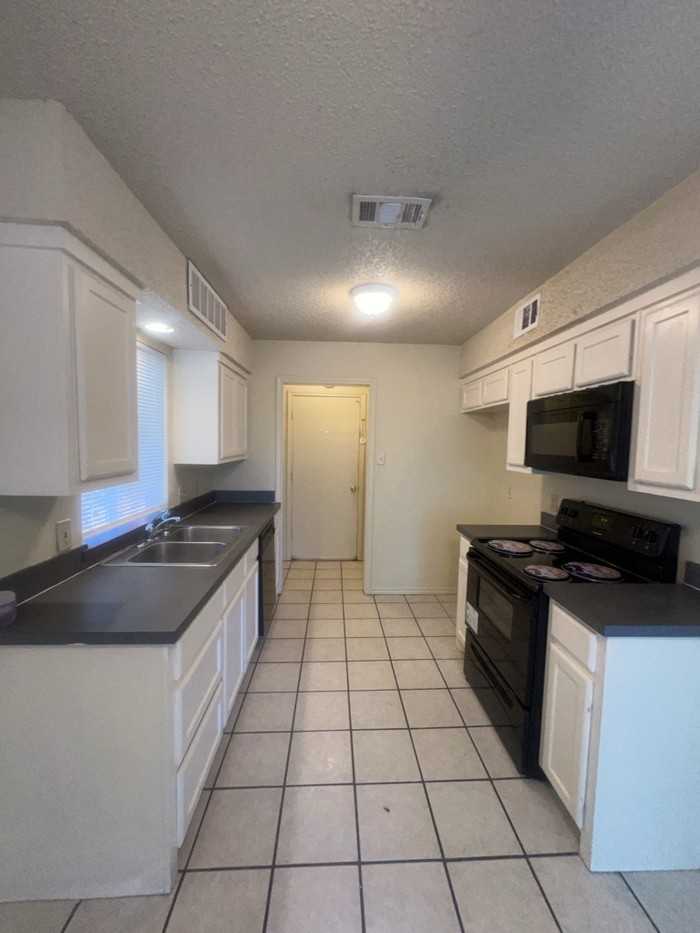 627 Overlook Ct - Photo 6 of 18